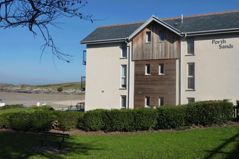 Porth Sands Beachfront *